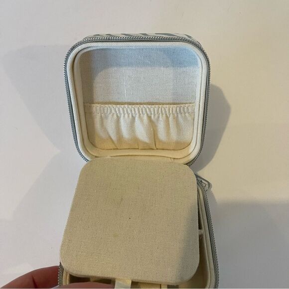 Milly teal & white zebra print travel size zip up jewelry case - Picture 4 of 5